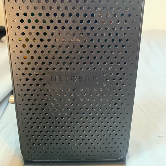 Netgear N300 WiFi Cable Modem Router - Picture 3 of 4